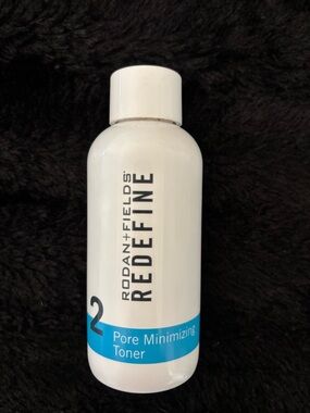 Rodan + Fields REDEFINE Pore Minimizing Toner - White with Blue